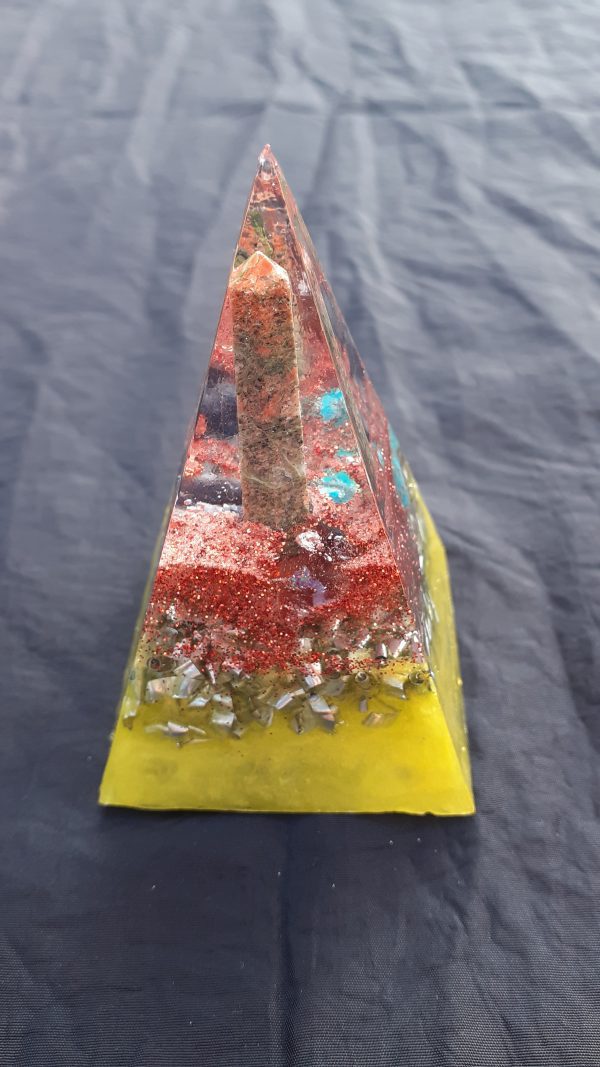 Het Helend Hart - Orgonite Piramide Kopen